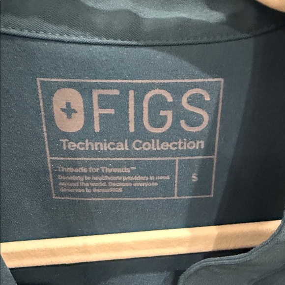 Figs Rafala Scrub Top - Picture 2 of 4